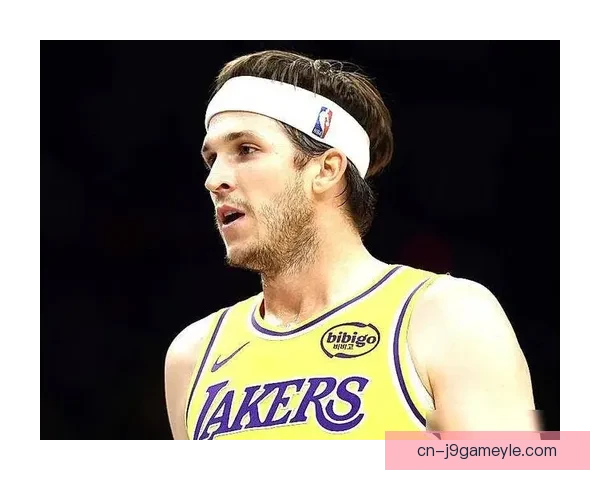 里夫斯神级逆转湖媒称超级巨星